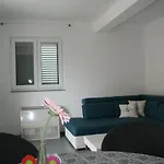 Apartment White Anchor