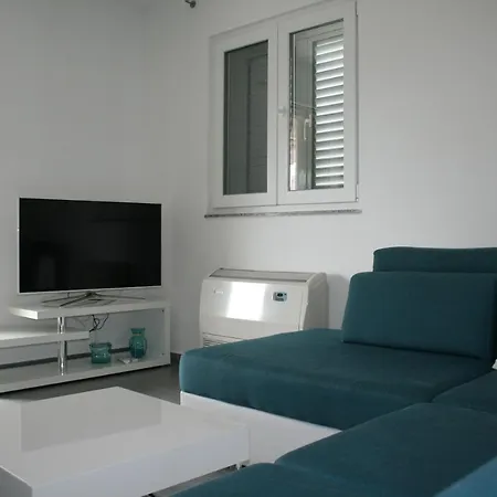 Apartment White Anchor *