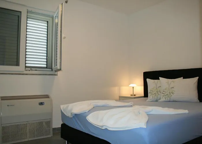 White Anchor * Vodice